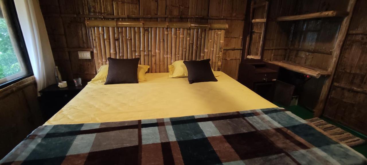 Fab - Bamboo Hut With Open Shower مونار المظهر الخارجي الصورة
