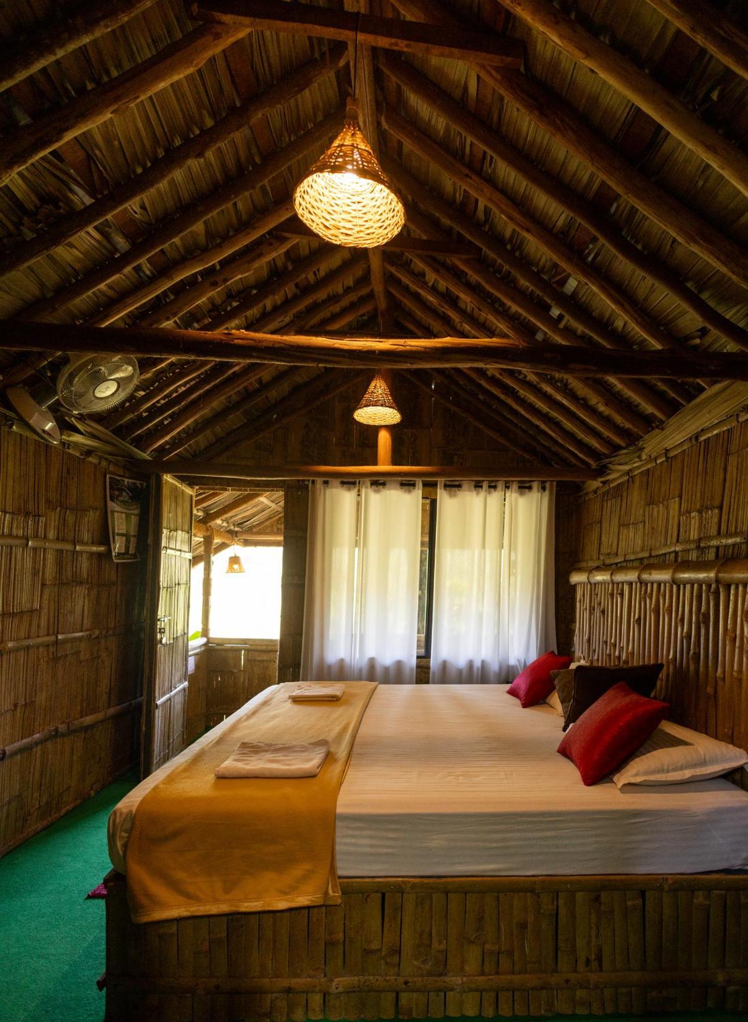 Fab - Bamboo Hut With Open Shower مونار المظهر الخارجي الصورة